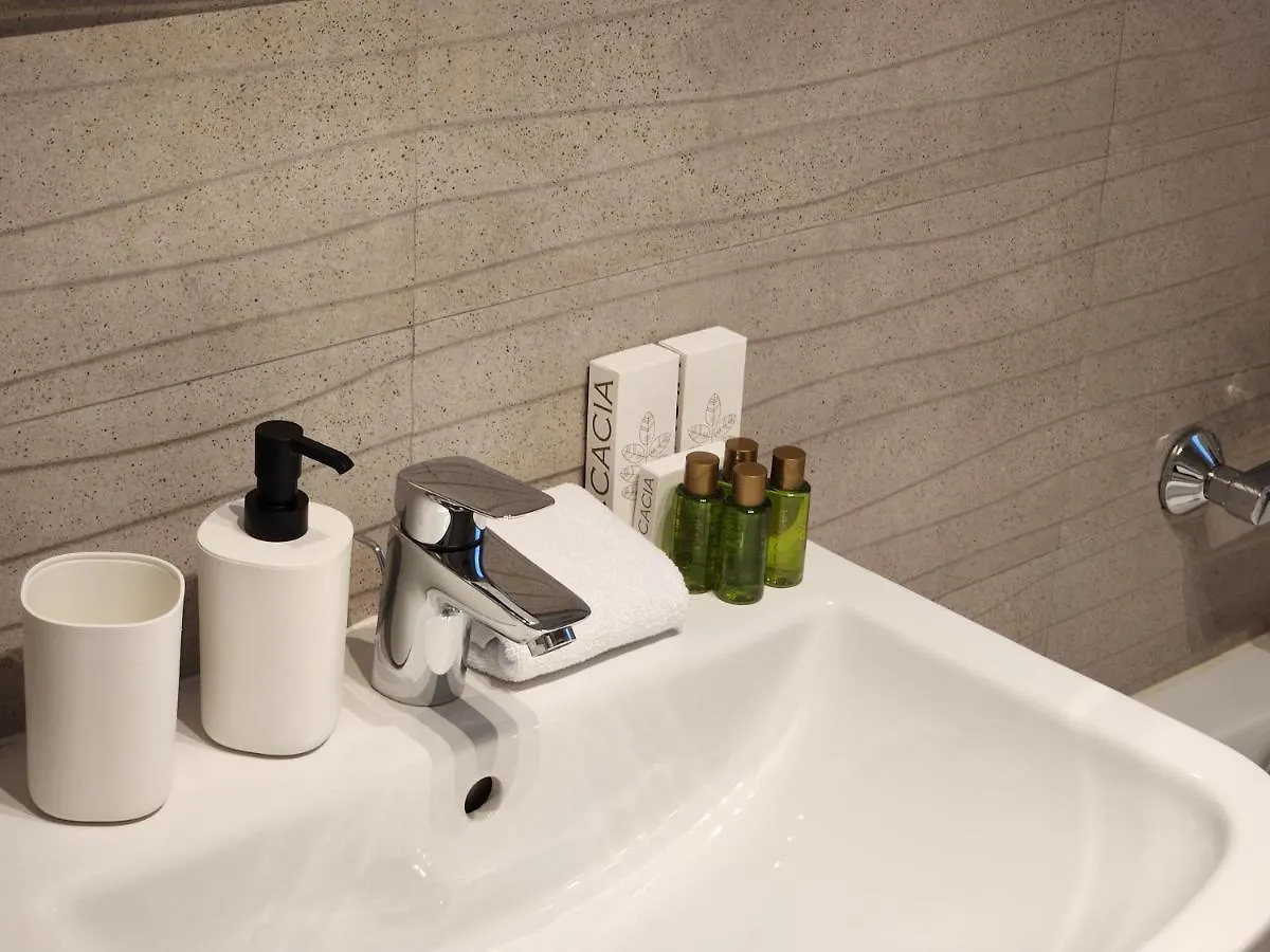 New Style White Modern Apartments ブカレスト